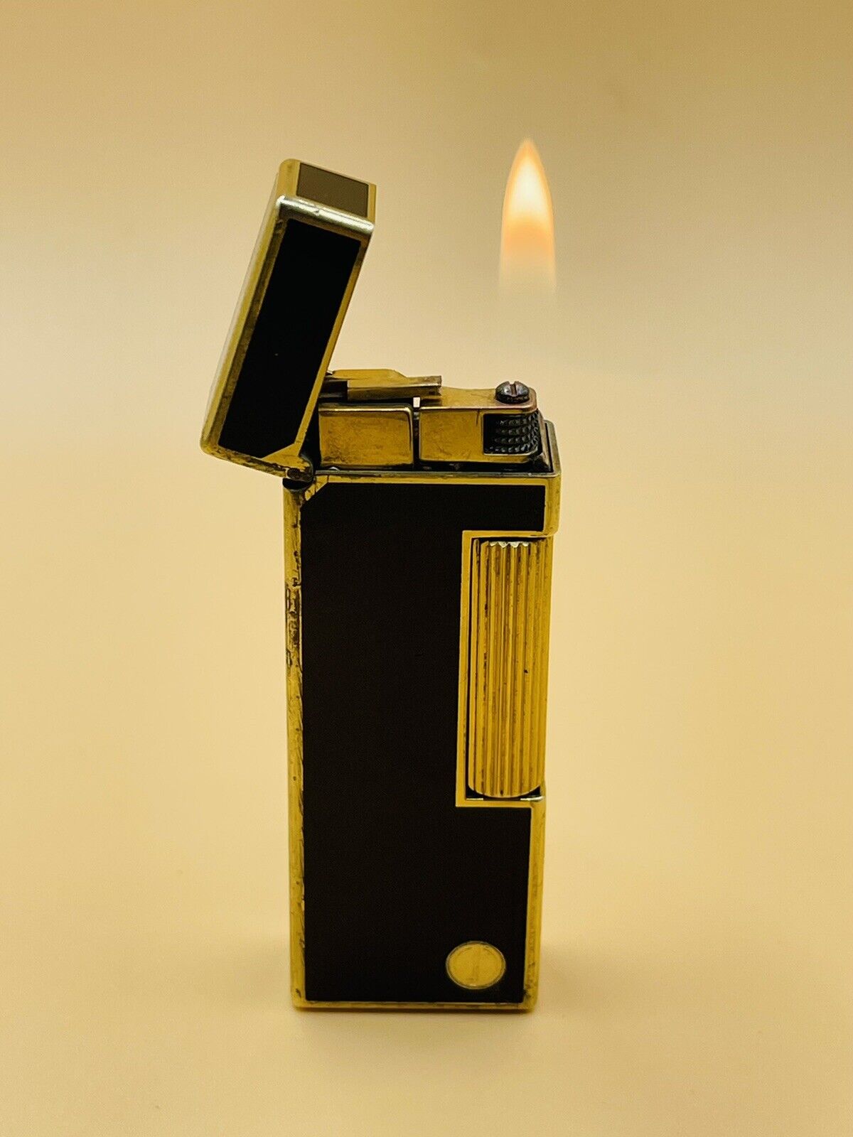 Dunhill rollagas lighter-black lacquer gold trim great working condition