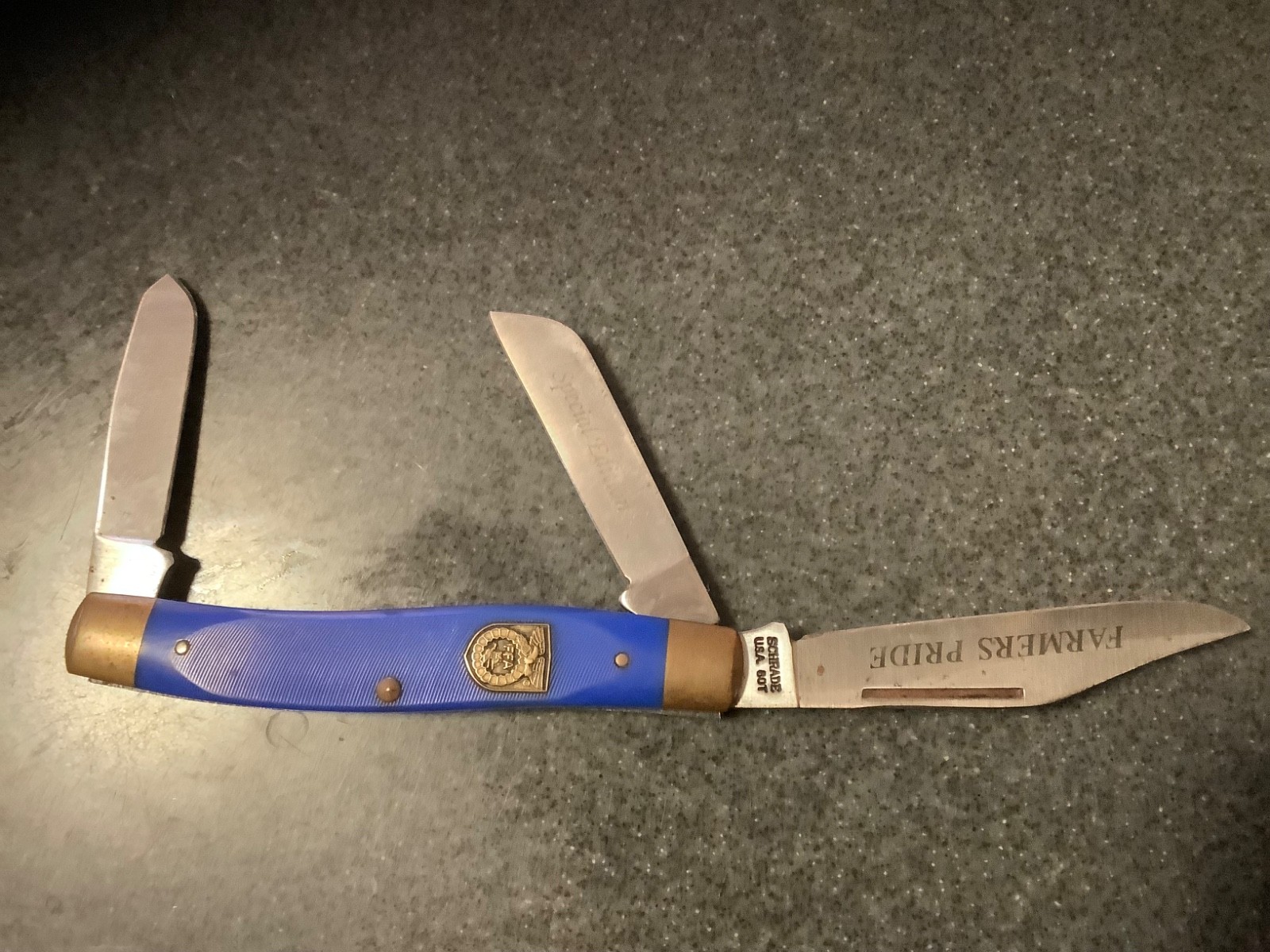 VINTAGE DISCONTINUED SCHRADE USA 8OT FARMERS PRIDE FFA , NEVER USED