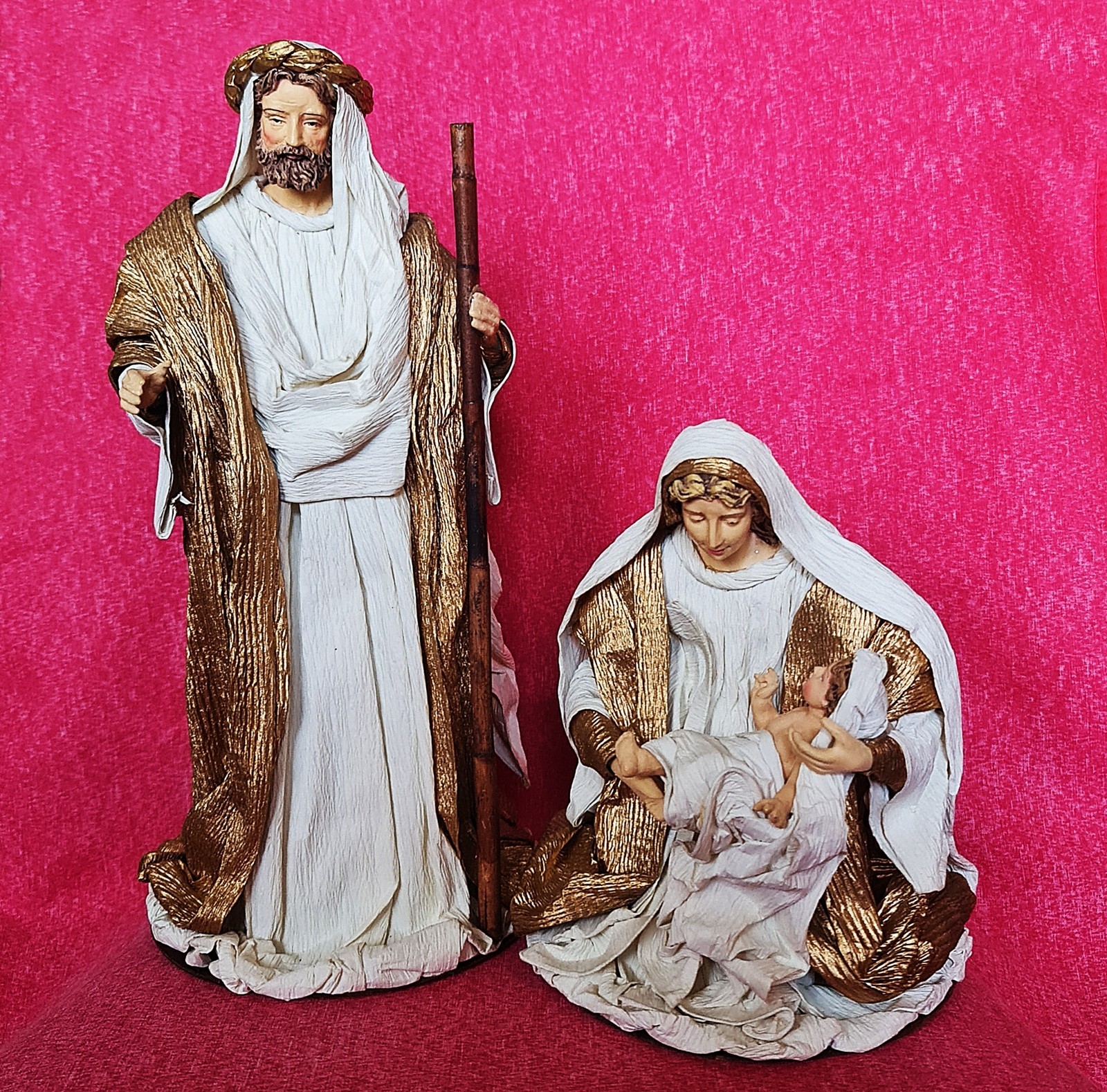 VINTAGE PAPER NATIVITY SCENE HOLY FAMILY MARY JOSEPH JESUS CHRISTMAS GOLD CRECHE