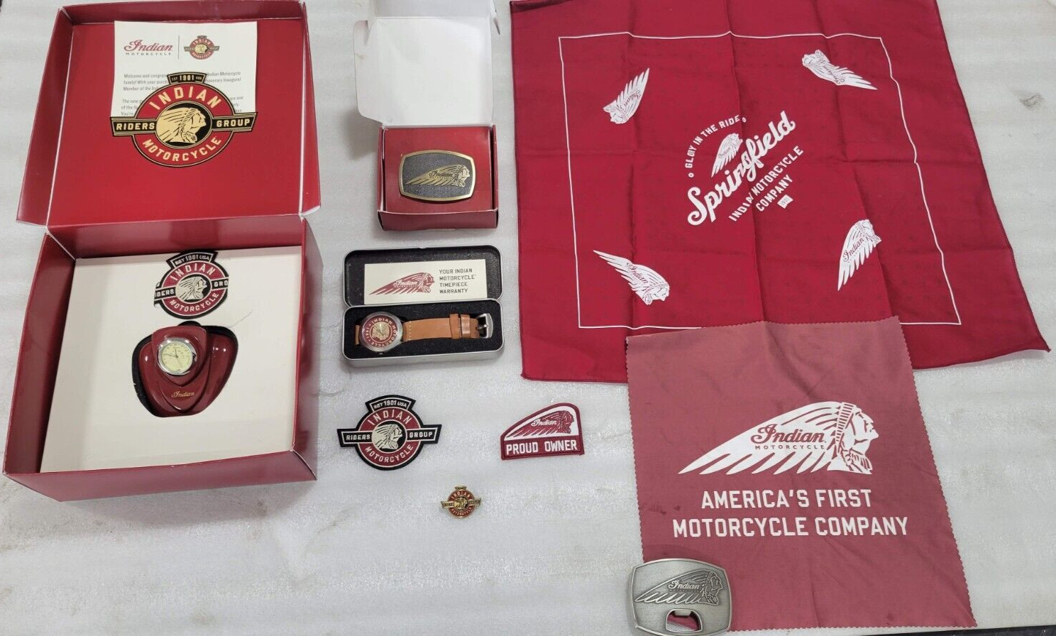 INDIAN MOTORCYLE WELCOME KIT WATCH, BUCKLE, BADGE CLASP ETC COLLECTIBLE INDIAN MOTORCYLE WELCOME KIT WATCH, BUCKLE, BADGE CLASP ETC COLLECTIBLE