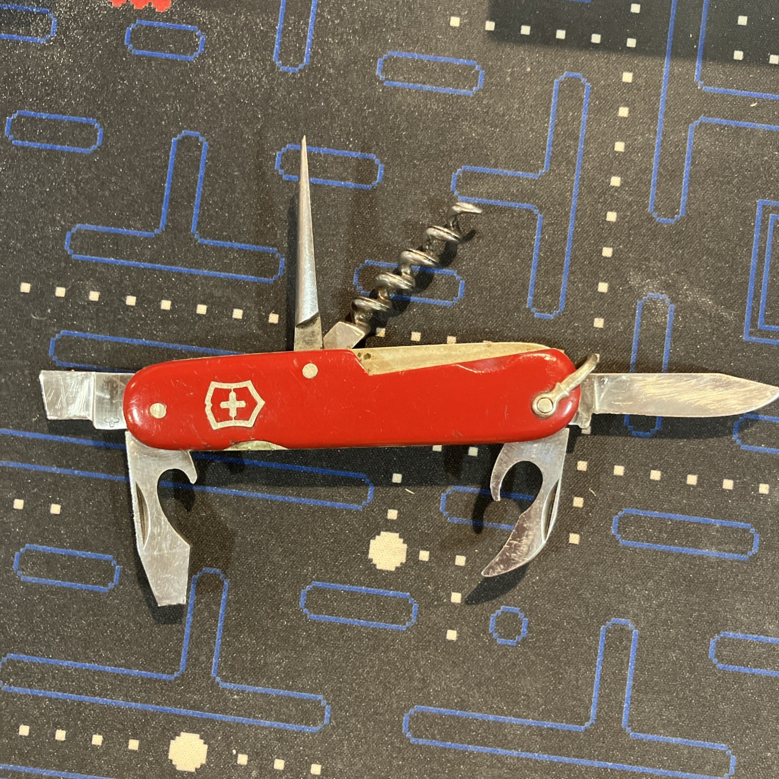 1940’s Victorinox Victoria Armee Suisse 91mm Spartan Knife Exposed Rivets Red
