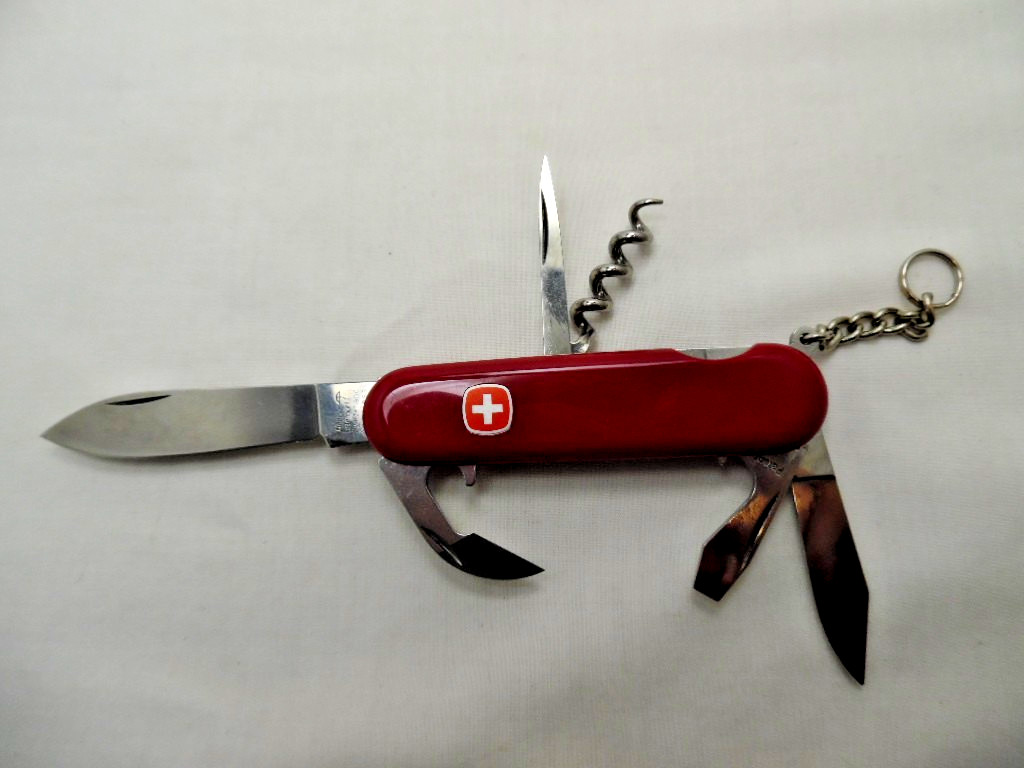 GENUINE WENGER COMMANDER SWISS ARMY KNIFE-NEW OLD STOCK