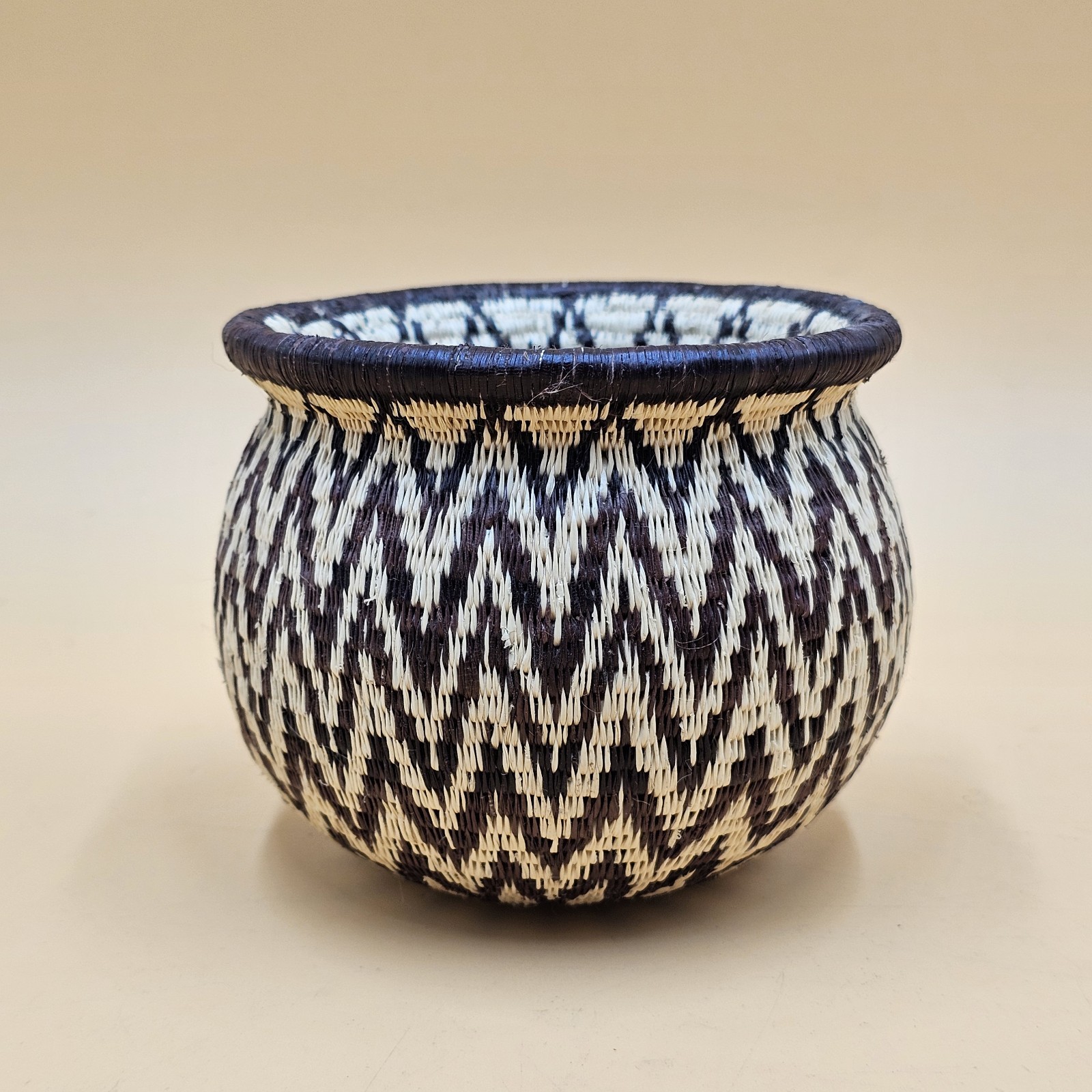 Vintage Wounaan Embera Colombia Panama Rainforest Woven Basket Pot