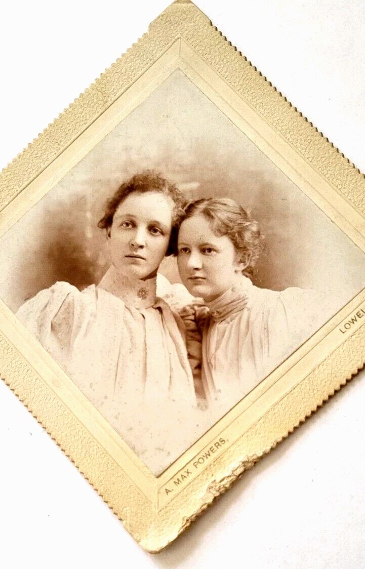 1800s Sisters High Collar Dresses Victorian Era Studio Photo Cabinet Card 
