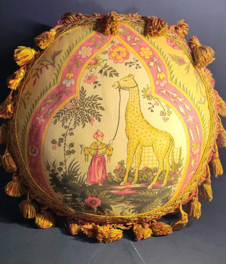 Zarafa The Giraffe French Country Tapestry Throw Pillow Round Vintage 16\