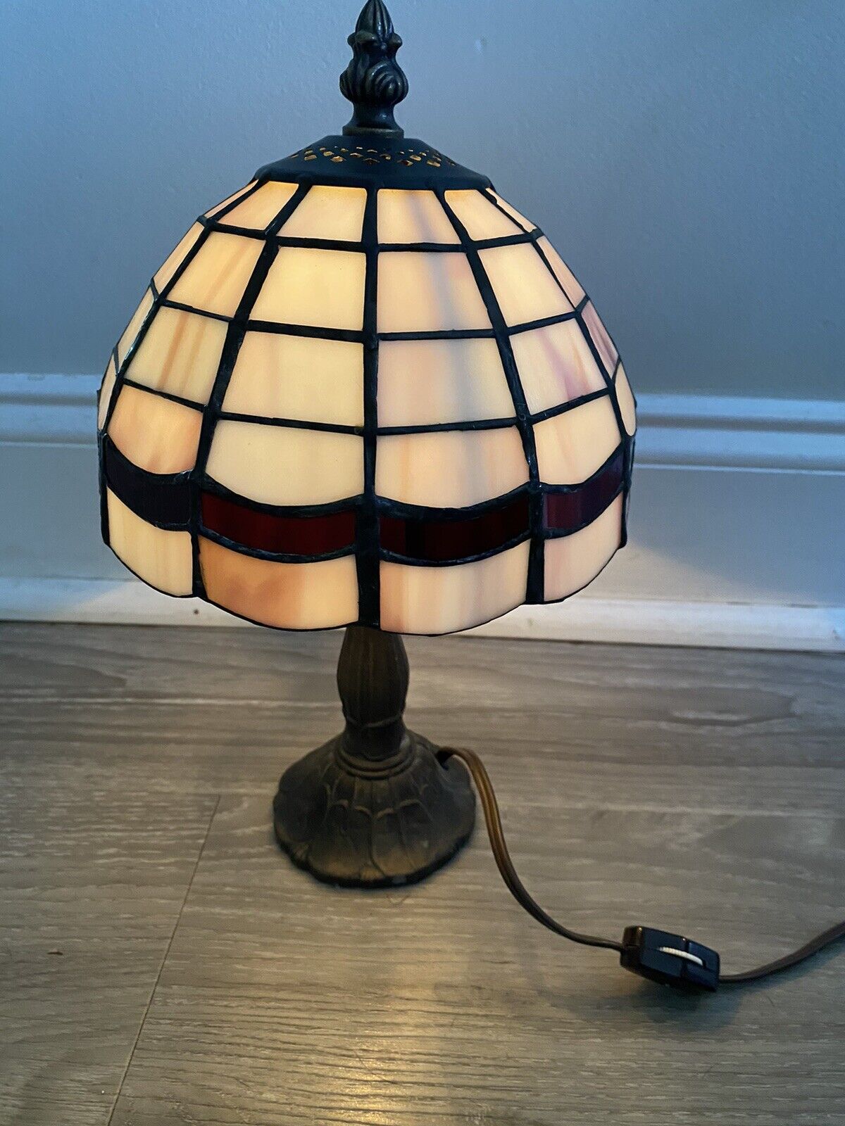Tiffany Style Handcrafted Stained Glass Table Bedside Desk Lamp 12”