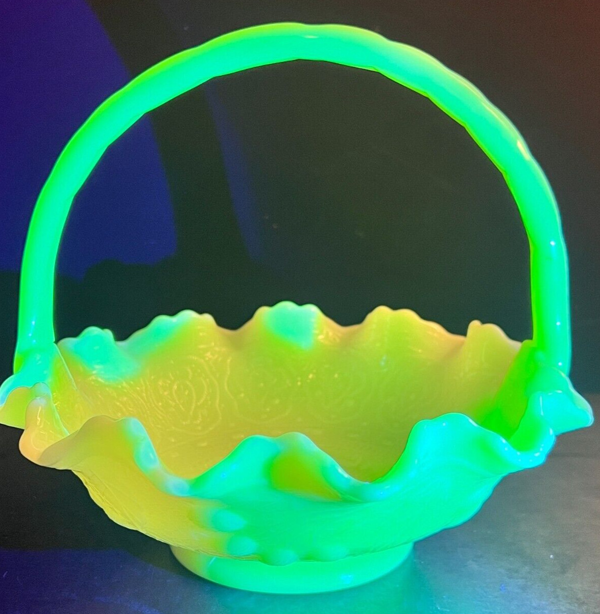 Fenton Glowy Shiny Custard Basket with Spanish Lace Pattern - 8\