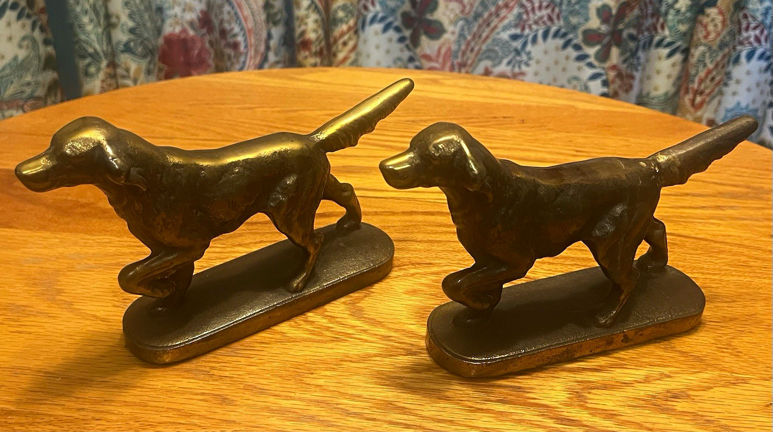 Vtg. Brass? bookends, heavy, over 3 lbs. each. Pointer dogs ( 2) . 