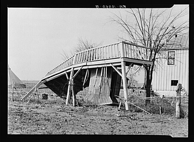 Photo:Mount Vernon Indiana 1937 Flood Torn Porch House Photo