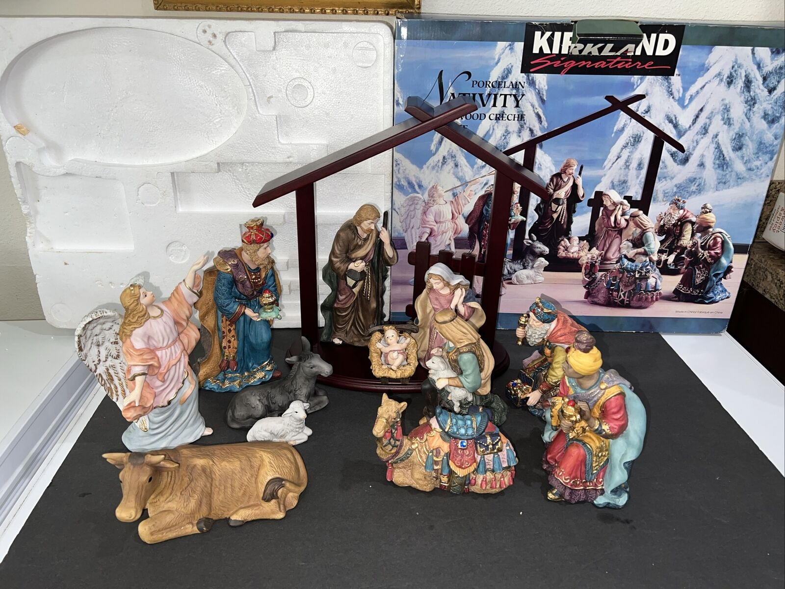 Kirkland Nativity Set 75177 Vintage Porcelain 14 Pc Large Wood Creche Base