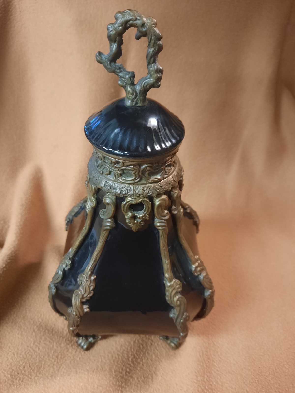 Vintage CASTILIAN IMPORTS Ornate PORCELAIN/ BRONZE Bottle Vase/Urn Floral footed Vintage CASTILIAN IMPORTS Ornate PORCELAIN/ BRONZE Bottle Vase/Urn Floral footed