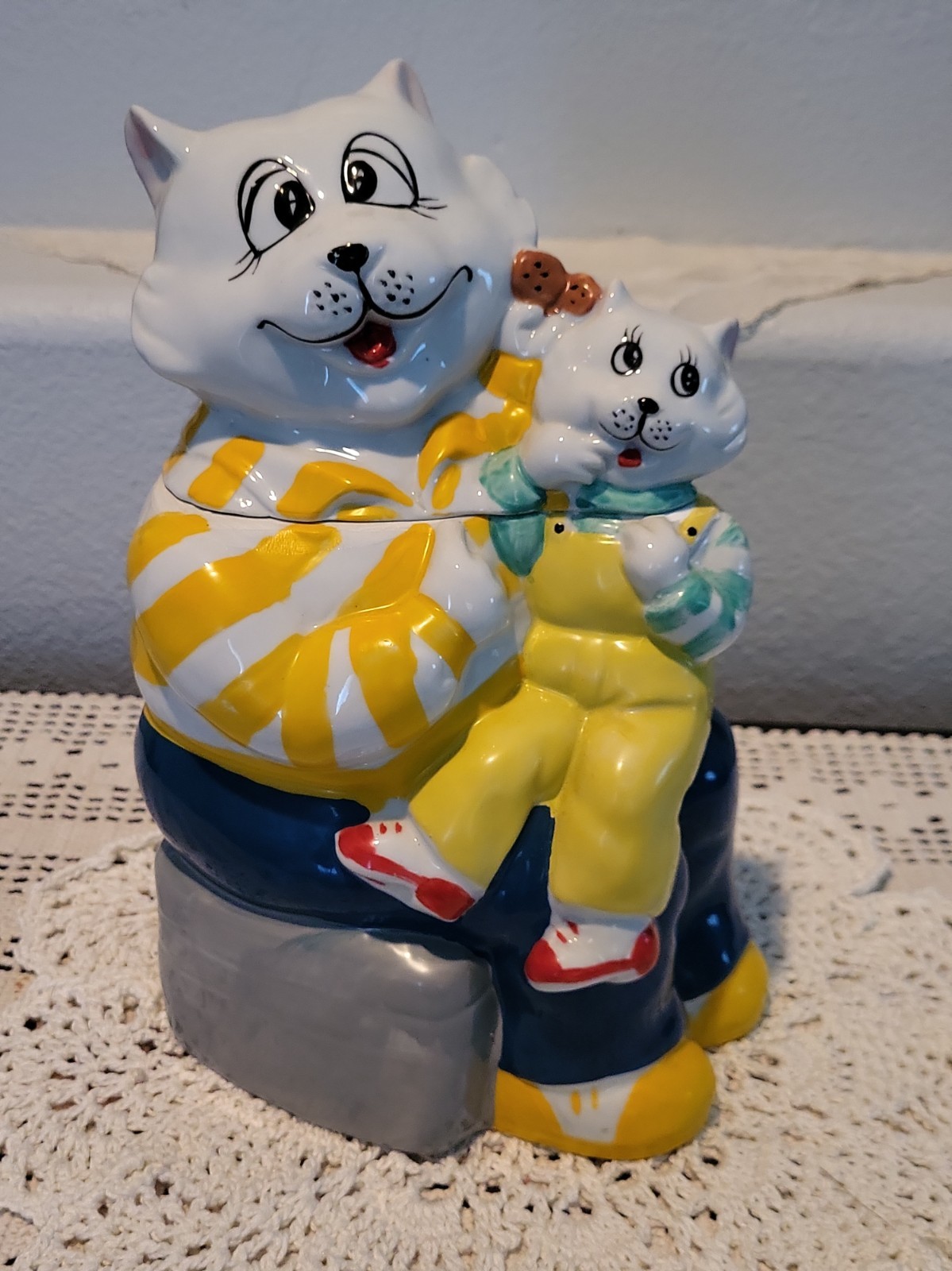 VTG HAPPY DAD, MOTHER GRANDFATHER, GRANDMOTHER CAT & KITTEN COOKIE JAR POTTERY VTG HAPPY DAD, MOTHER GRANDFATHER, GRANDMOTHER CAT & KITTEN COOKIE JAR POTTERY