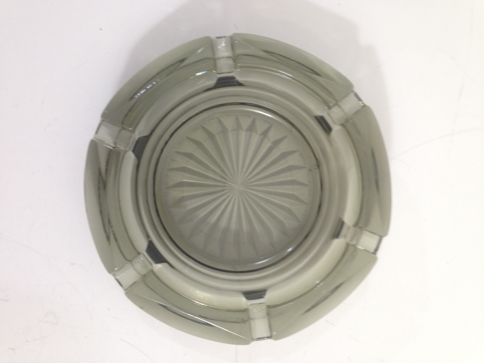 Vintage MCM Starburst Heavy Smoke Glass Cigarette Ashtray 4.5 Inch retro 70s 80s Vintage MCM Starburst Heavy Smoke Glass Cigarette Ashtray 4.5 Inch retro 70s 80s