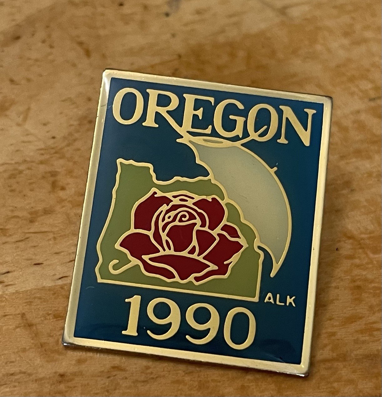 Vintage 1990 Oregon Pin With Roses And Umbrella
