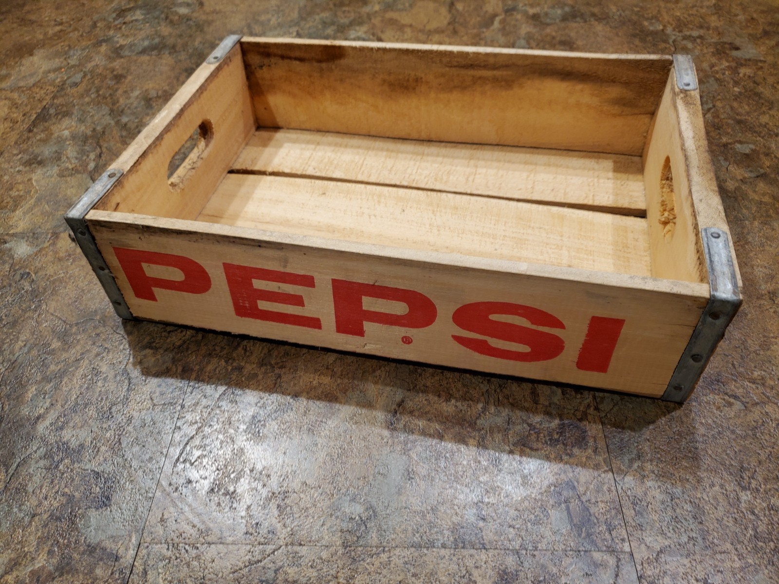UNDATED VINTAGE PEPSI COLA WOODEN CRATE  Very Clean
