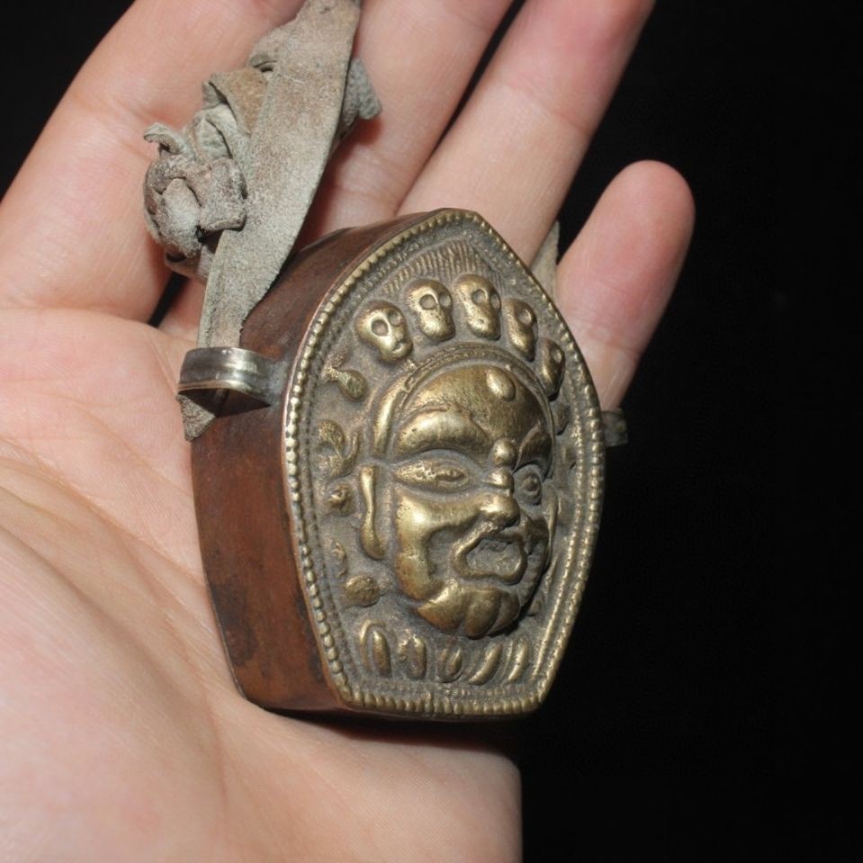 5.5*5.5*3cm Brass Nepal Tibetan Mahakala Gawu Prayer Box Pendant Buddhist Amulet