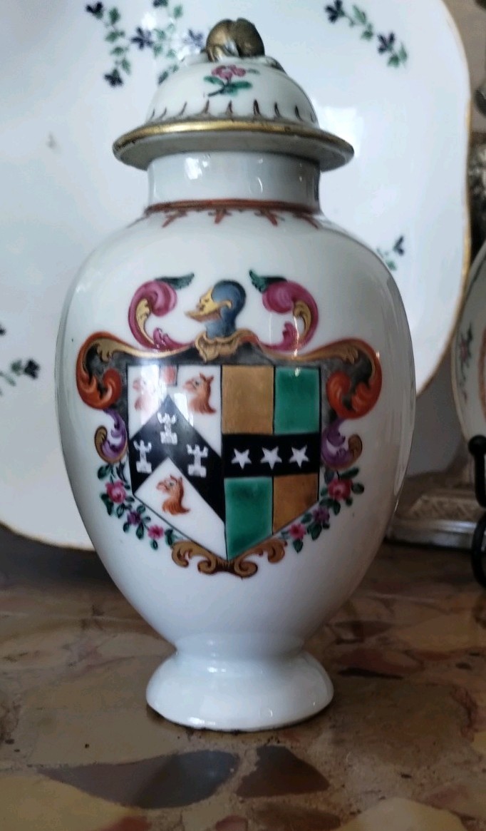Antique 18th Or 19th Century Armorial Porcelain Urn