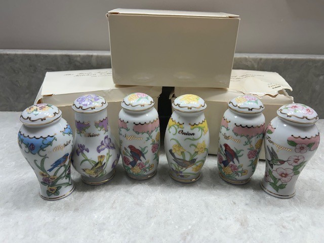 LENOX BIRDS and BLOSSOMS SPICE  - KITCHEN COLLECTION -  BOX