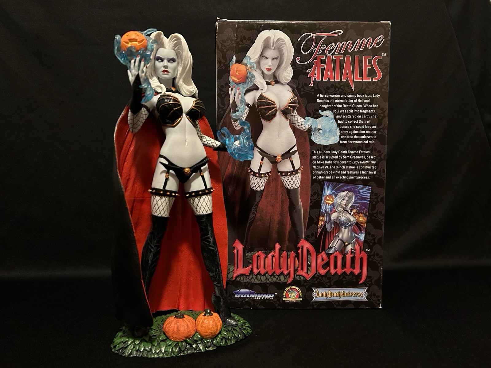 Lady Death: The Rapture Diorama Femme Fatales PVC Statue by Diamond Select Lady Death: The Rapture Diorama Femme Fatales PVC Statue by Diamond Select