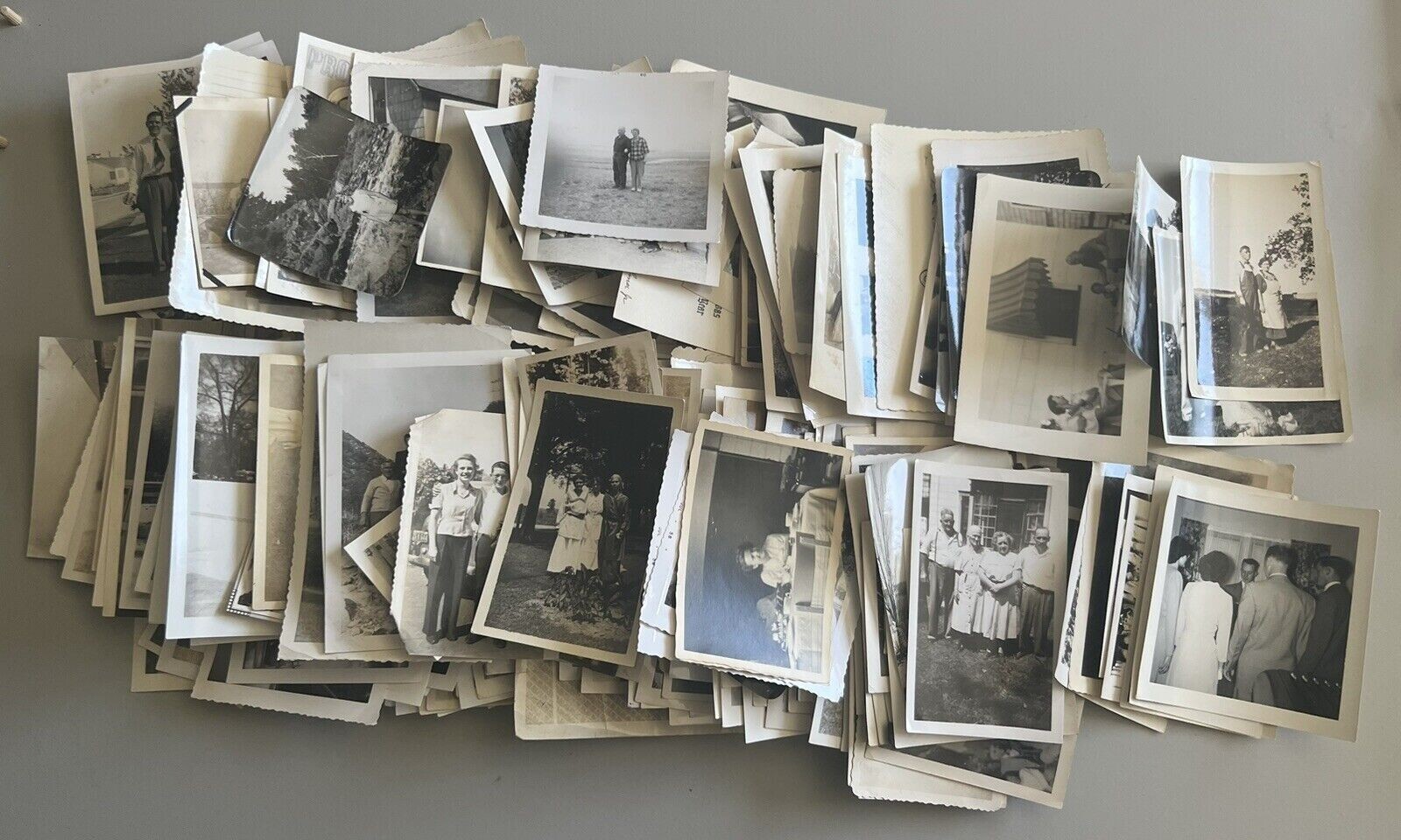 LOT OF 100 ORIGINAL RANDOM FOUND OLD PHOTOGRAPHS B&W SEPIA VINTAGE SNAPSHOTS