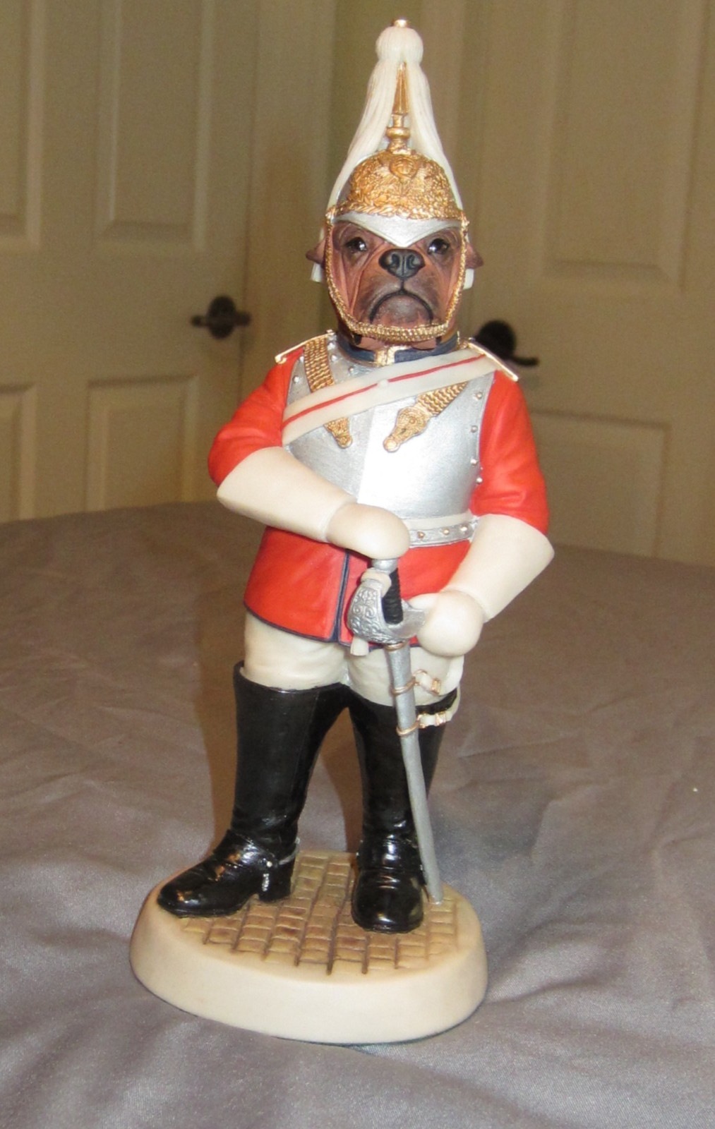 Robert Harrop Bull Mastiff Guard Figurine