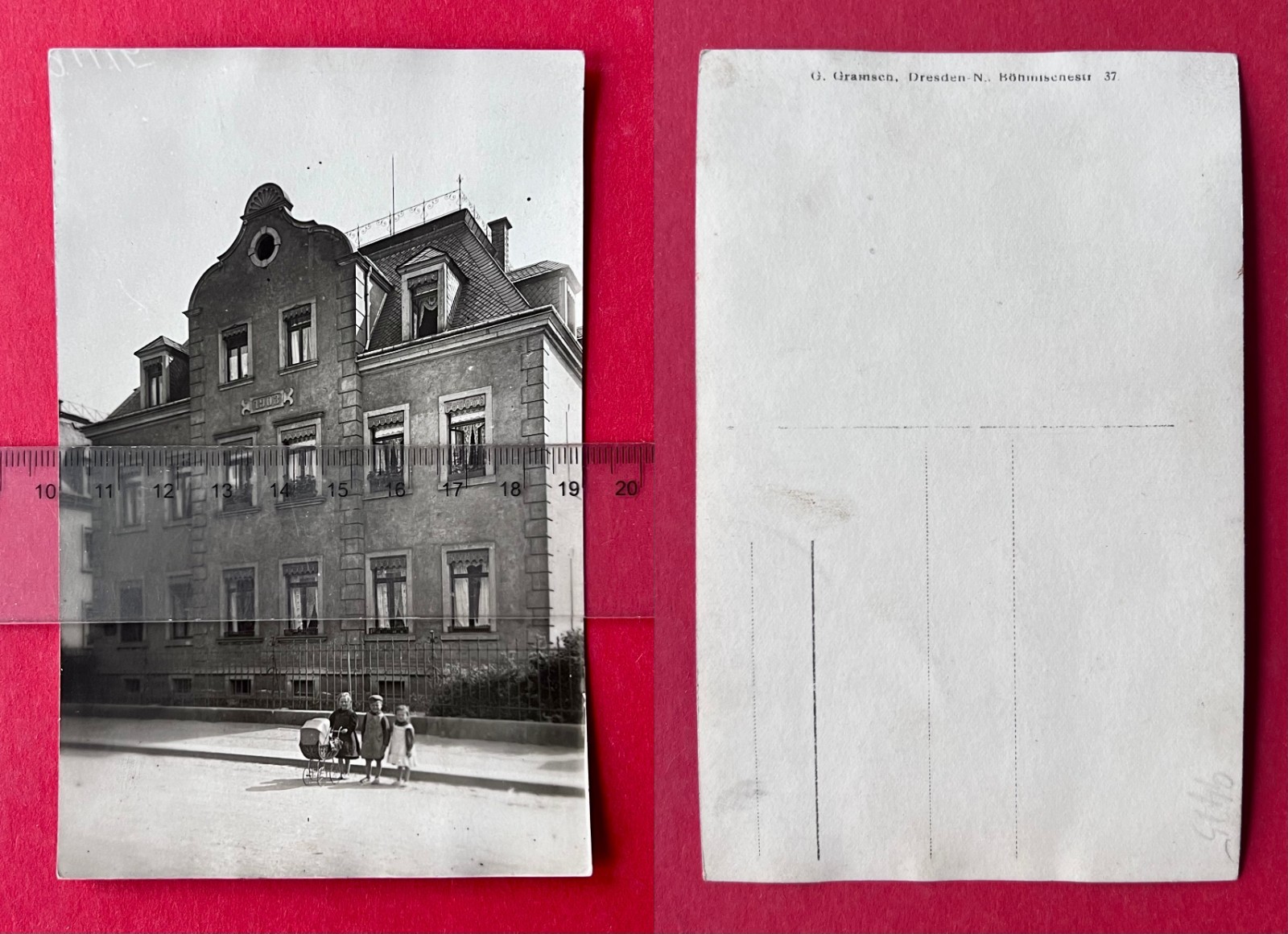 Photo postcard Dresden around 1910/20 residential house villa with children in front of it (183132