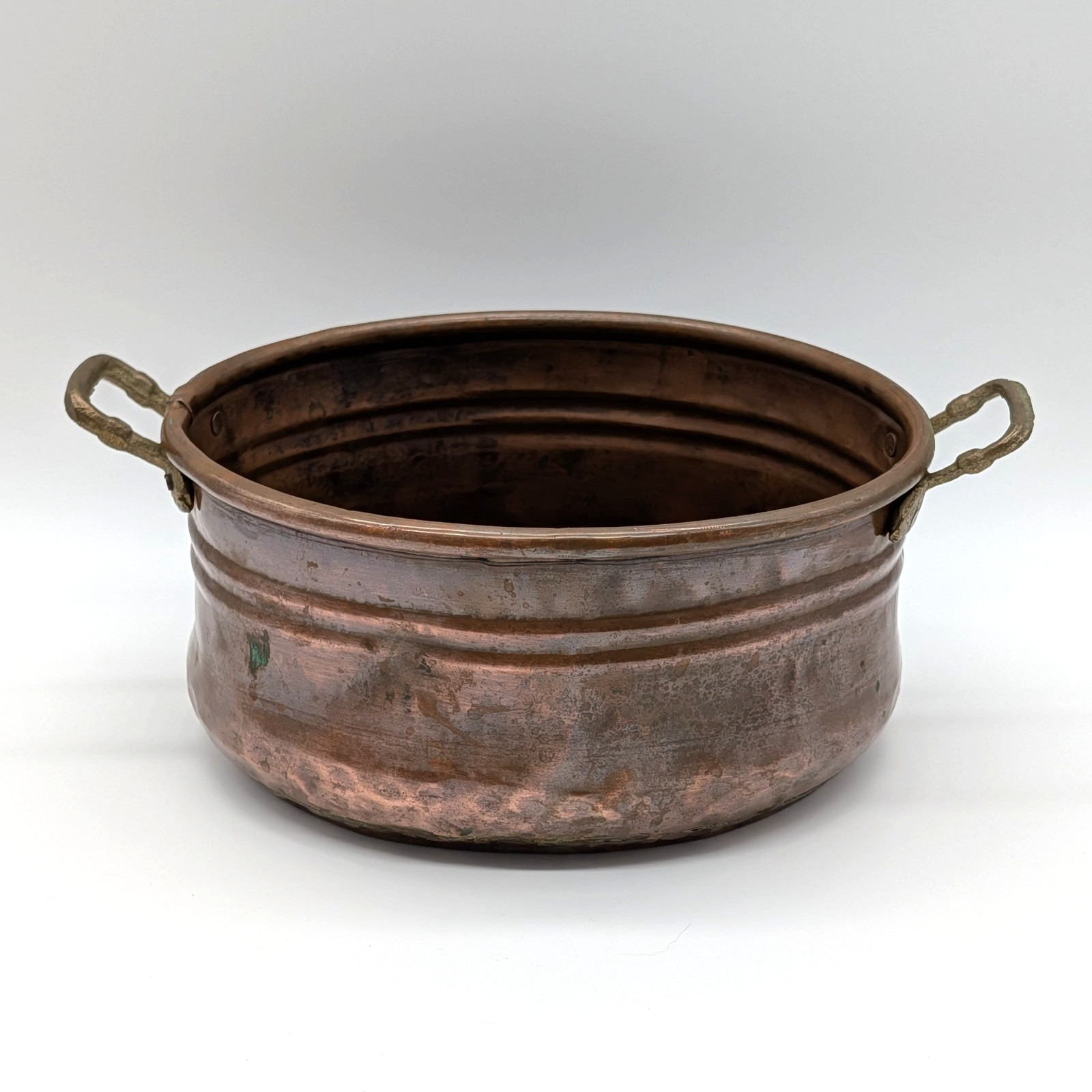 Antique Victorian Copper Cachepot French Style Hand Hammered Oval Parlor Planter Antique Victorian Copper Cachepot French Style Hand Hammered Oval Parlor Planter