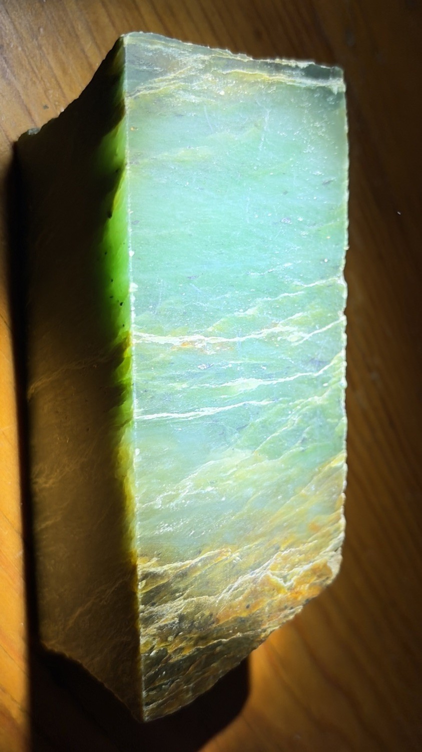 WYOMING GREEN NEPHRITE / JADE Almost 2 POUNDS WYOMING GREEN NEPHRITE / JADE Almost 2 POUNDS