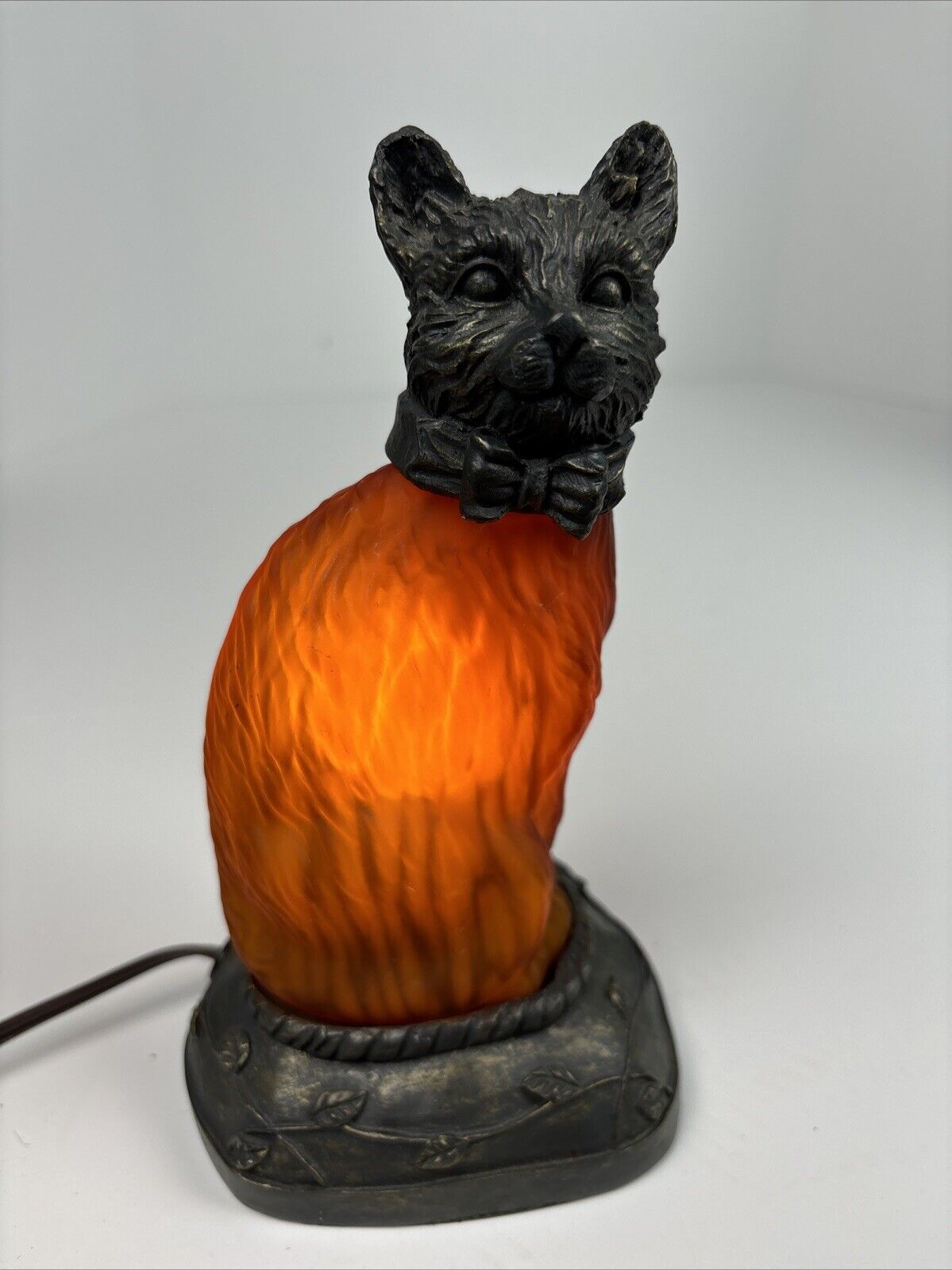 Vintage Metal and Frosted Amber Glass Cat Nightlight 8\