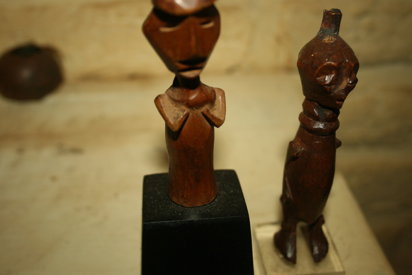 2 TOP BEGIN 20 TH C. YAKA-LUENA LWENA  AMULET FIGURES R.D.CONGO-ANGOLA