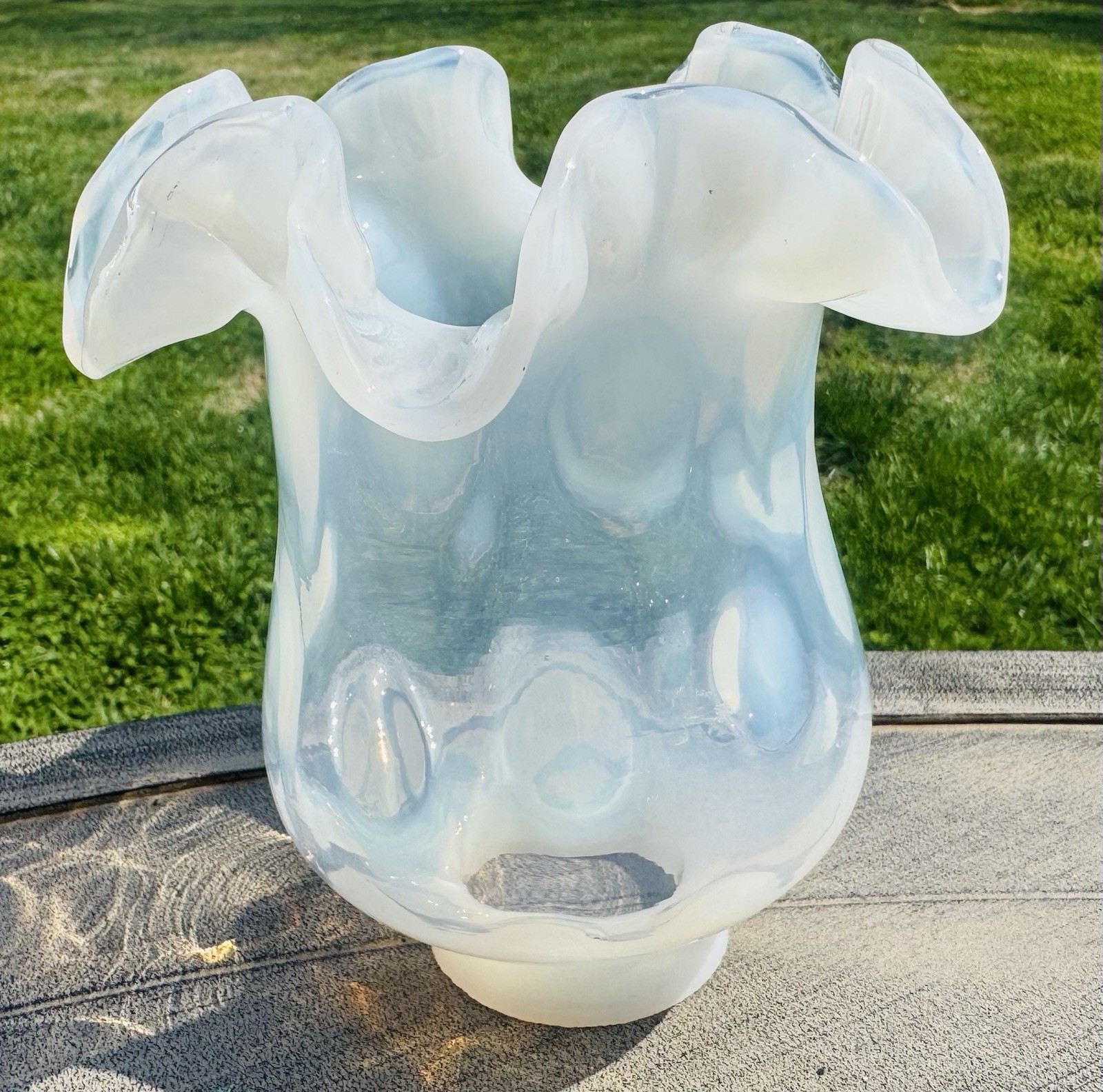 VINTAGE 5.5 Inch Tall FENTON GLASS WHITE OPALESCENT COIN DOT RUFFLED LAMP SHADE VINTAGE 5.5 Inch Tall FENTON GLASS WHITE OPALESCENT COIN DOT RUFFLED LAMP SHADE