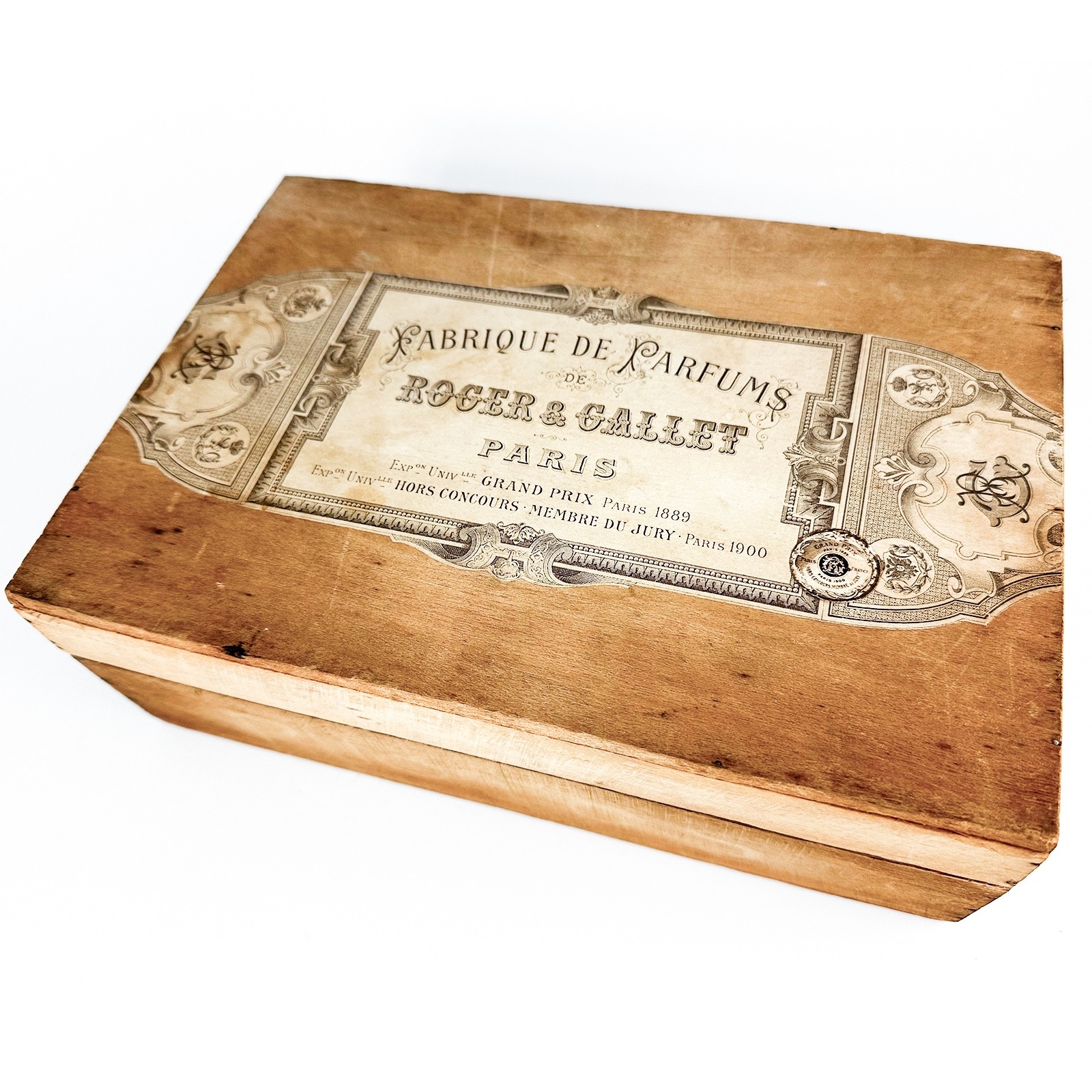 ROGER & GALLET PARIS Wood Box w/ Paper Label, FABRIQUE DE PARFUMS, c. 1889 FINE ROGER & GALLET PARIS Wood Box w/ Paper Label, FABRIQUE DE PARFUMS, c. 1889 FINE