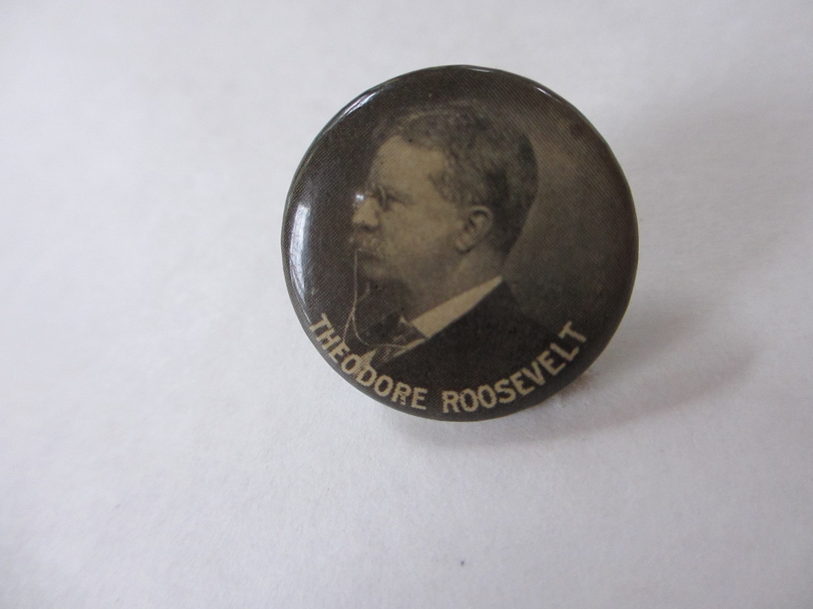 Theodore Roosevelt 1912 Side View Picture Political Button