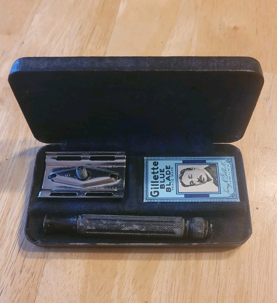 Vintage Gillette Safety Razor with Case & NOS Gillette Blue Blade Vintage Gillette Safety Razor with Case & NOS Gillette Blue Blade