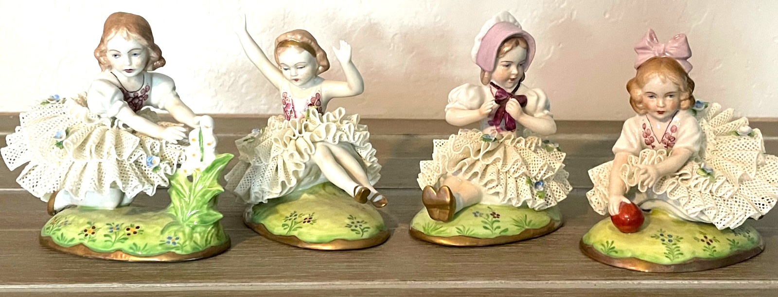 🔥RARE Antique German SITZENDORF Dresden Lace Little Girl Figurines 4\