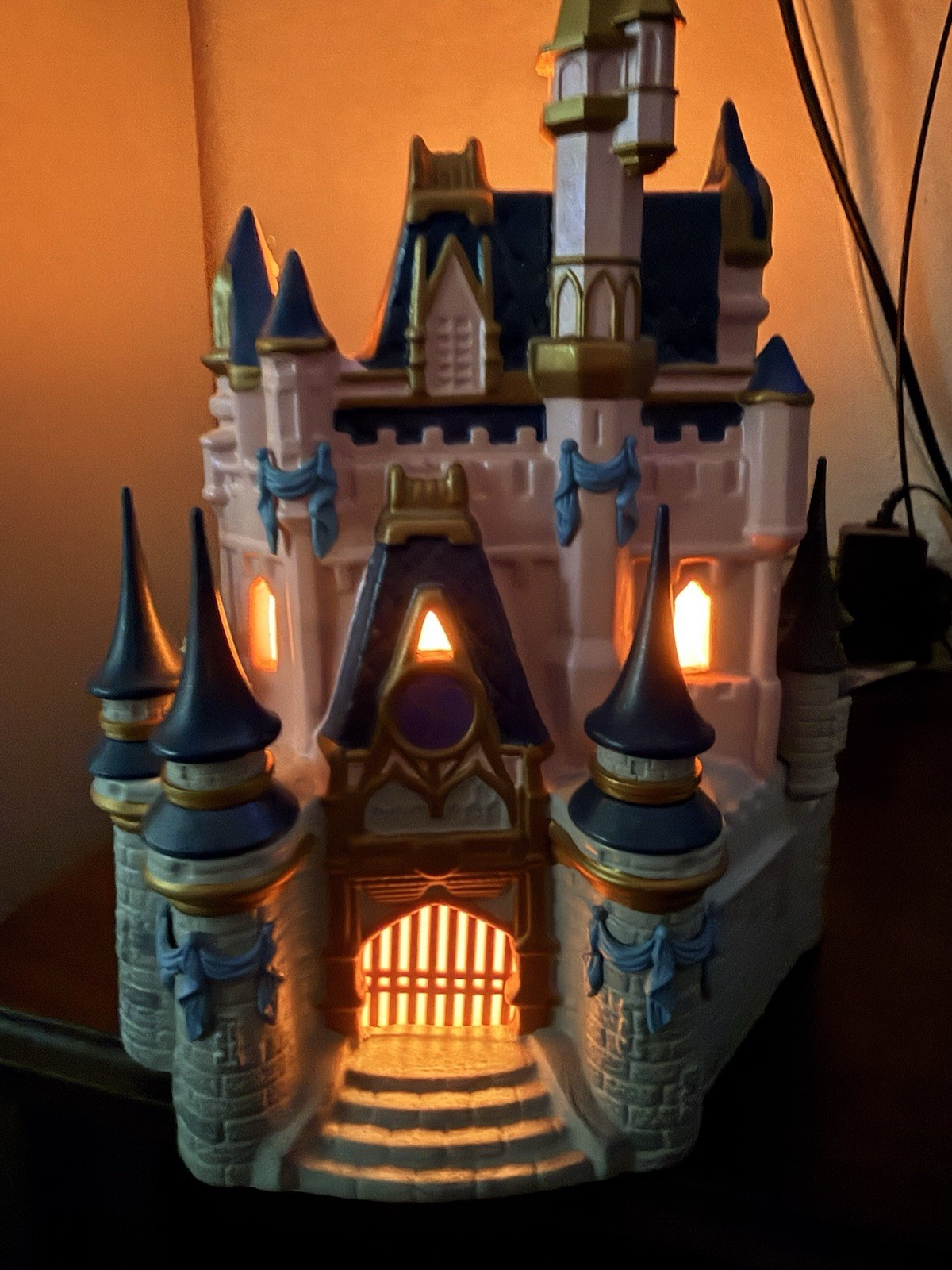 Scentsy Walt Disney World 50th Castle Collectible (Used)