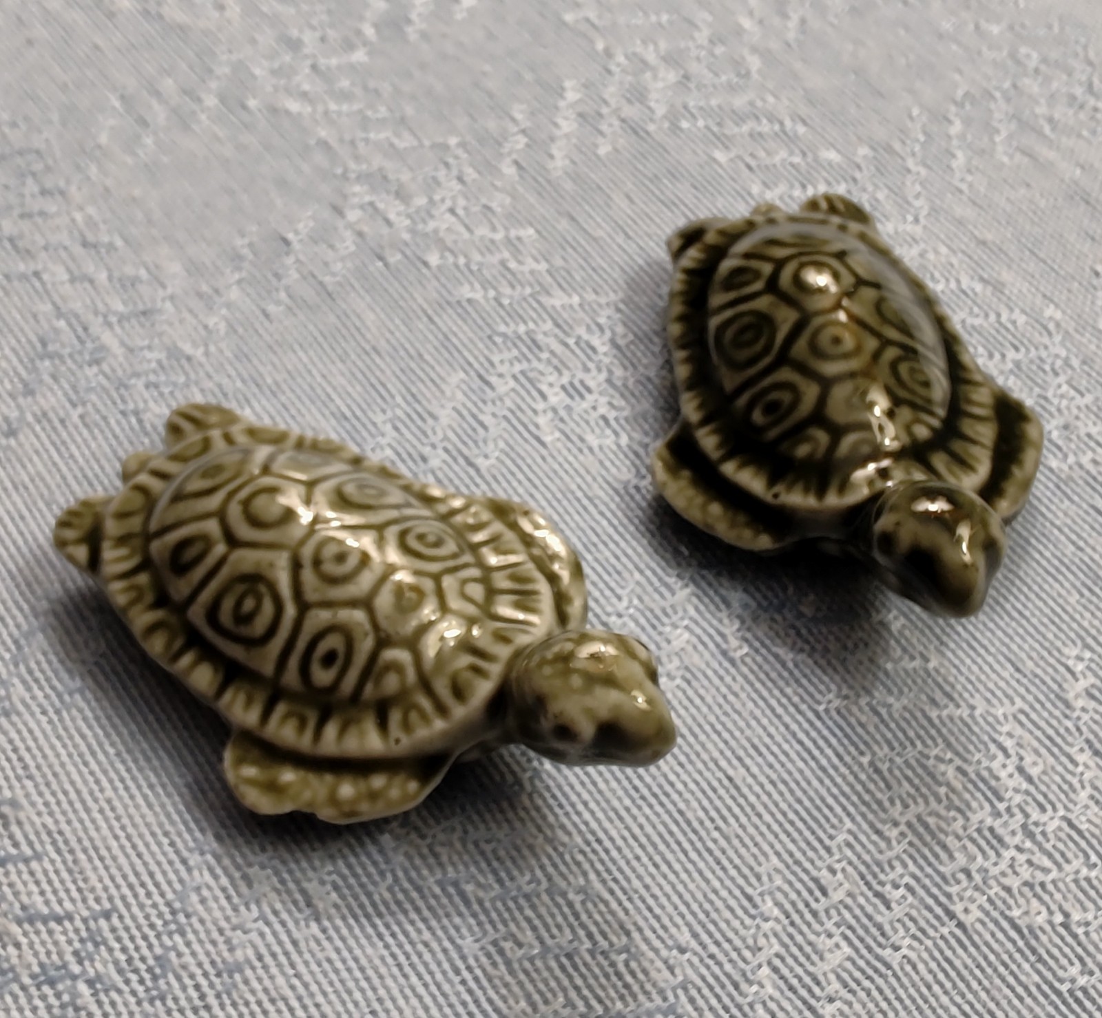 Set of Two Green Turtle/Tortoise Miniature Ceramic Figurines from Wade England