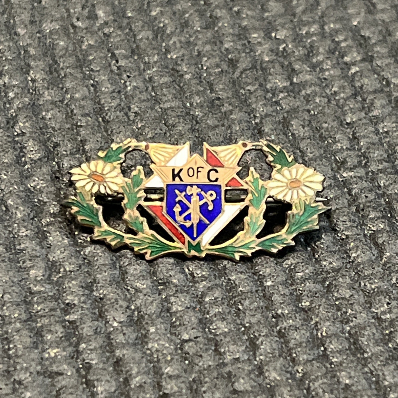 Vtg Knights of Columbus Floral Oval Brooch Lapel Hat Pin P8186