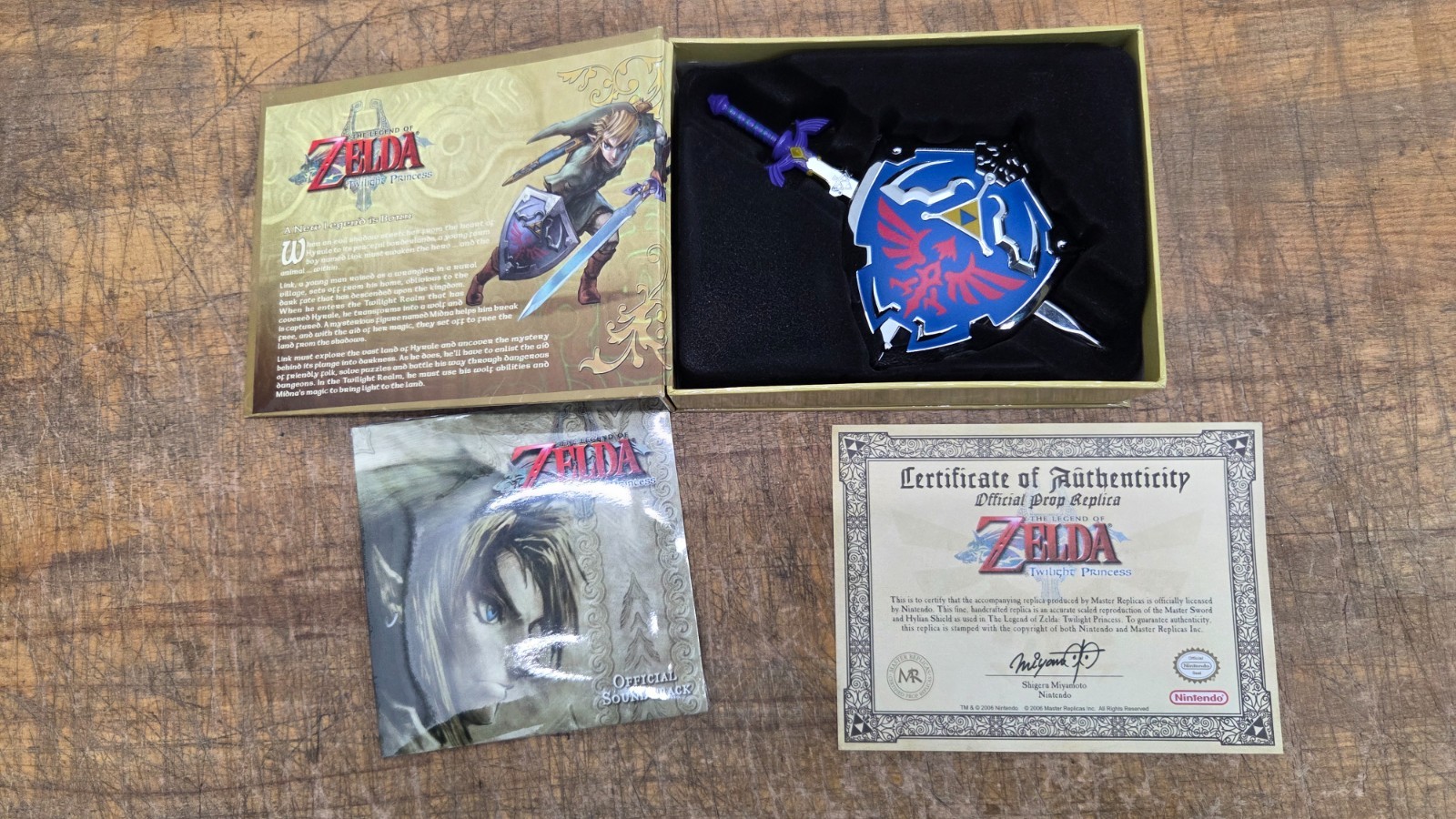 The Legend of Zelda Twilight Princess 1/6th Scale Replica Sword and Shield