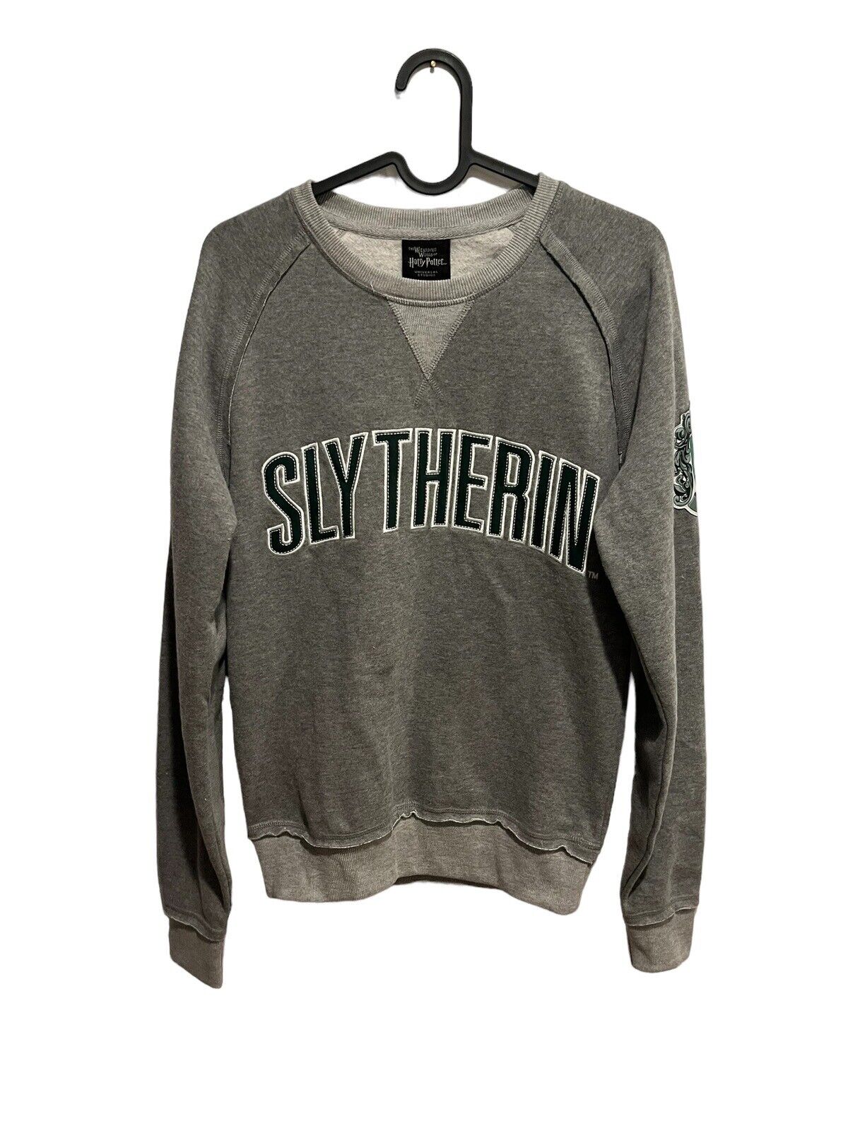 Women\'s Harry Potter XS Slytherin Crewneck Sweater Universal Studios Wizarding