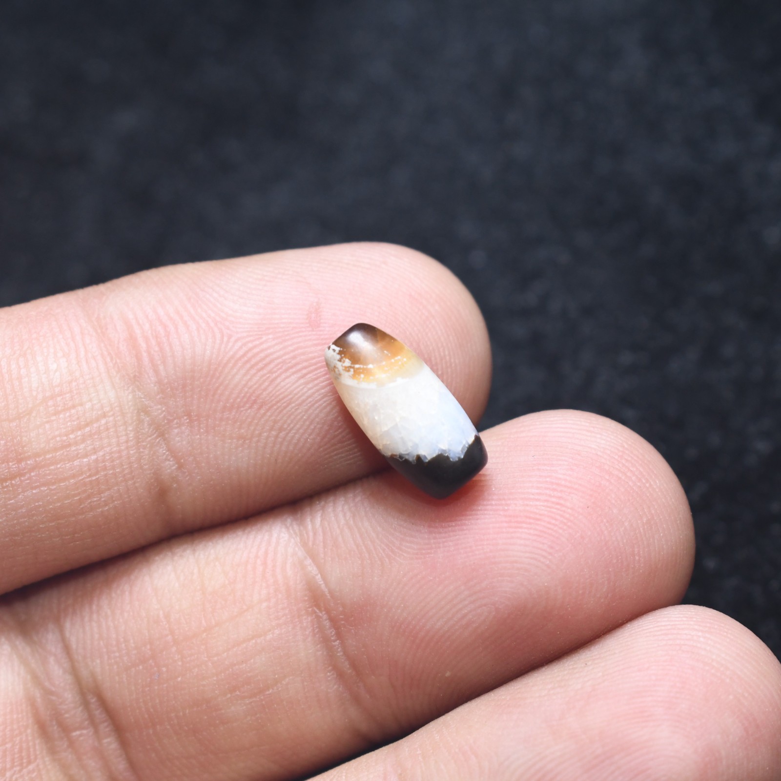 Genuine Ancient Tibetan Himalayan Banded Agate Stone Dzi Bead in good Condition