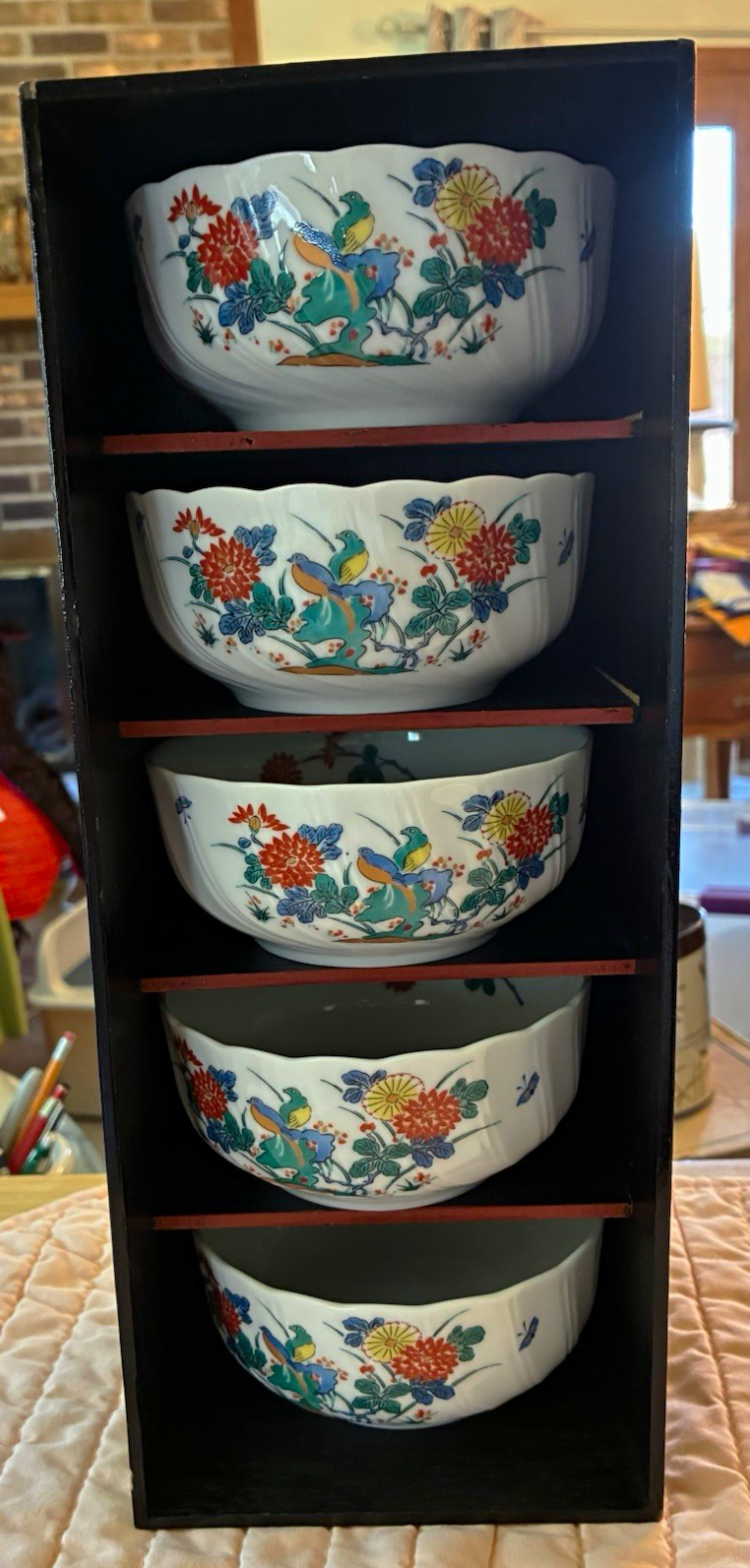 Japanese Kakiemon Style Painted Porcelain Bowls Set of 5 w/ Display Box