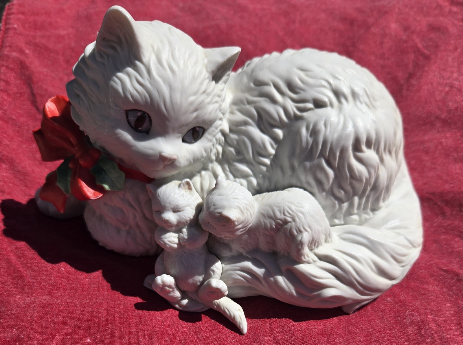 Enesco White Cat And Kittens Music Box G G Santiago 1989 