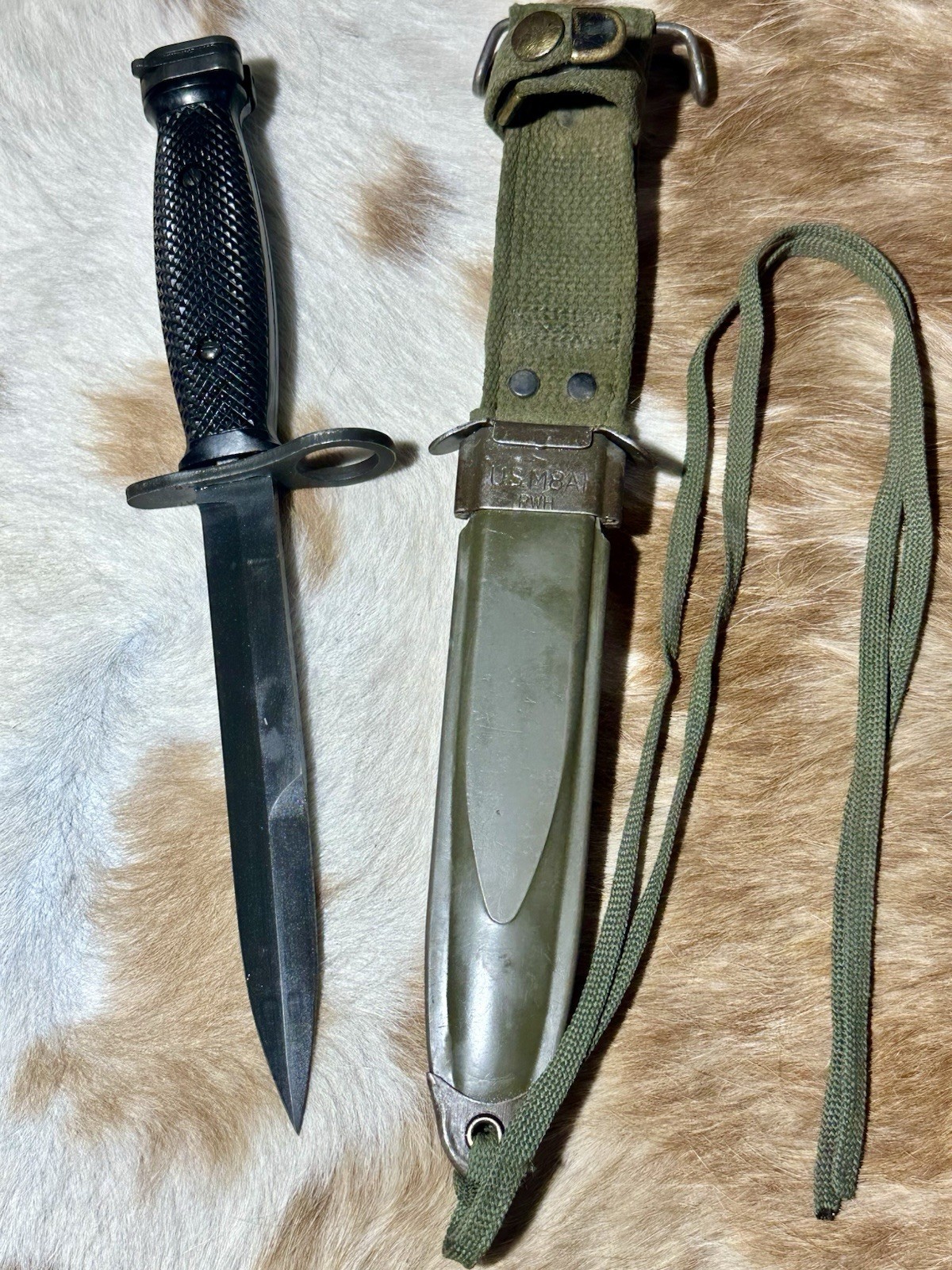 Vintage Knife Bayonet FZR M7 & M8A1 Scabbard Sheath Fraser Mfg Co Genuine Issue Vintage Knife Bayonet FZR M7 & M8A1 Scabbard Sheath Fraser Mfg Co Genuine Issue