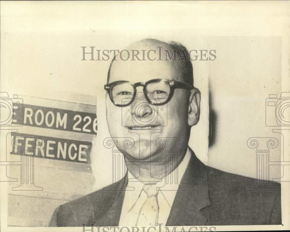 1965 Press Photo James J. Wadsworth, 1960-1961- Company Executive - noc58793
