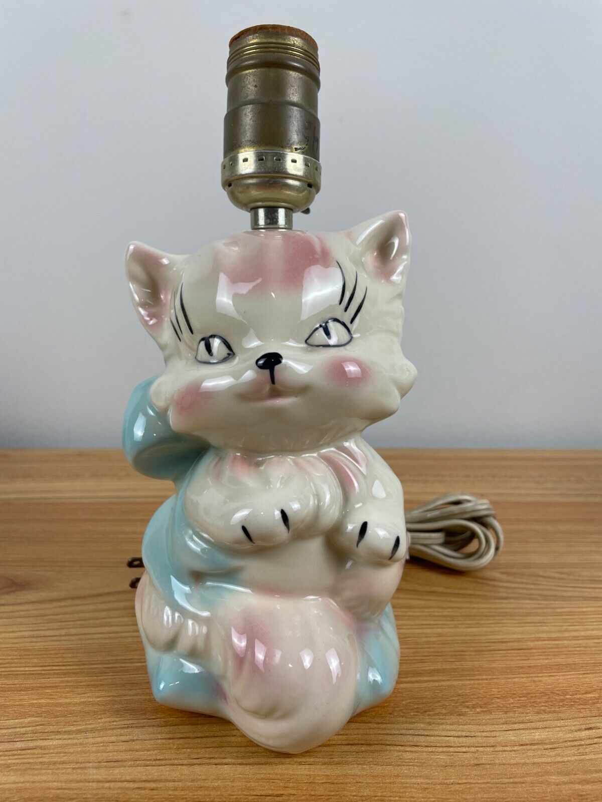Adorable Vintage Kitten Lamp Mid Century Child's Room Light Pink & Blue Ceramic