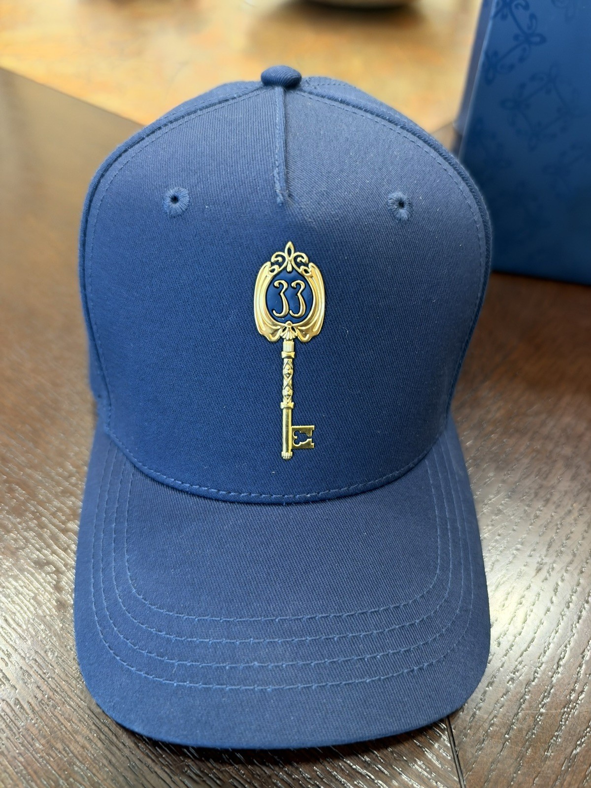 New with Tags Disneyland Club 33 Gold Key Baseball Hat Cap w/Bag
