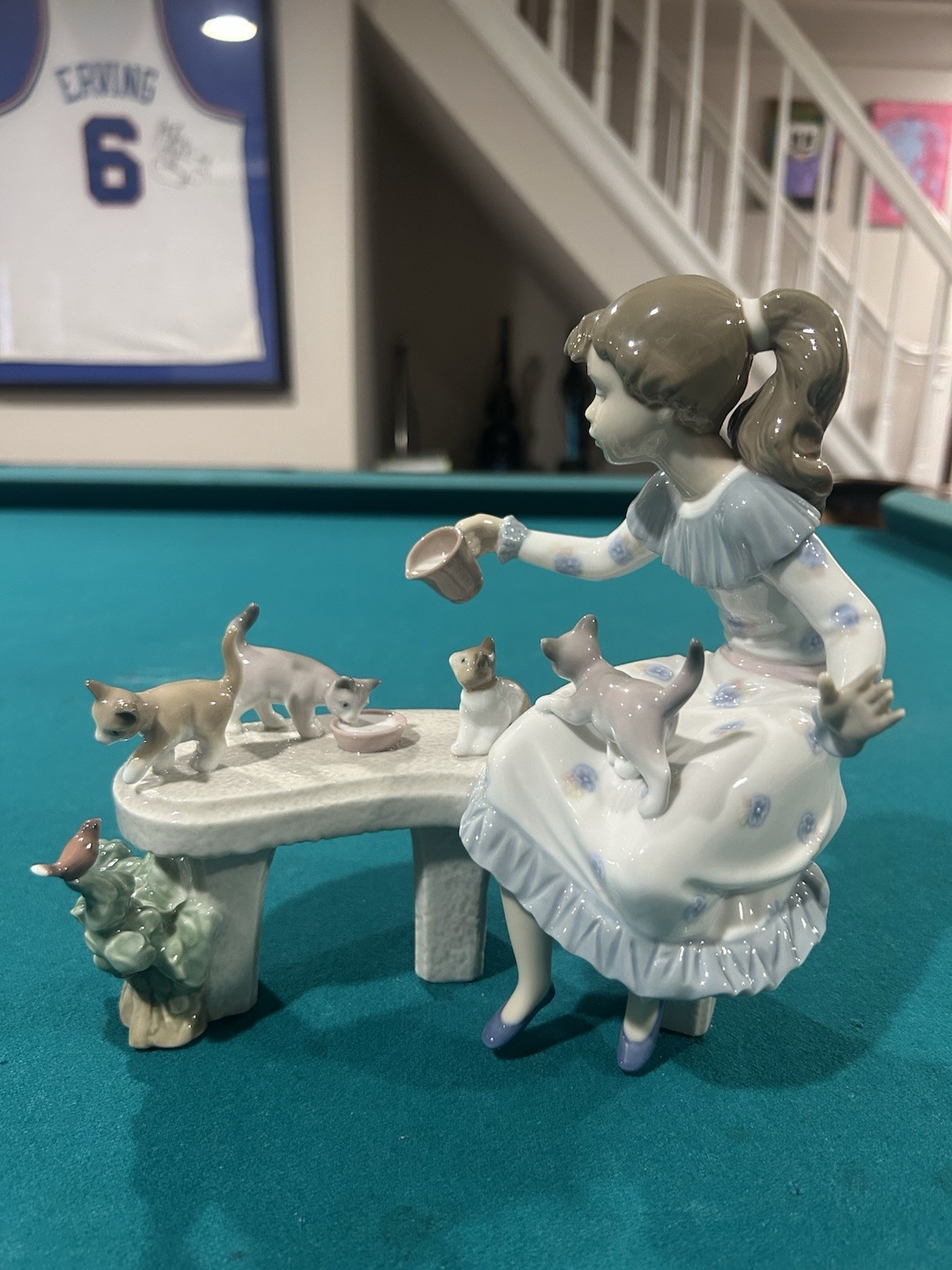 Lladro 6109 Girl Feeding Kittens Milk on Bench 4 Cats Bird Porcelain Figurine Lladro 6109 Girl Feeding Kittens Milk on Bench 4 Cats Bird Porcelain Figurine