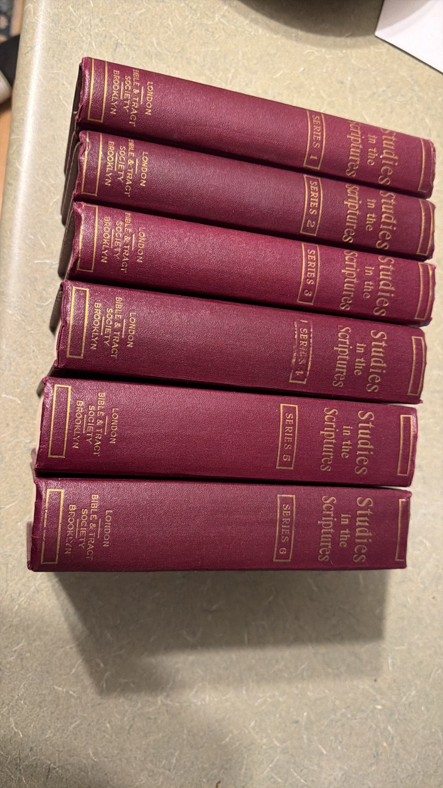 Watchtower  studies in the scriptures 6 vols  Winged globe exceptionally nice