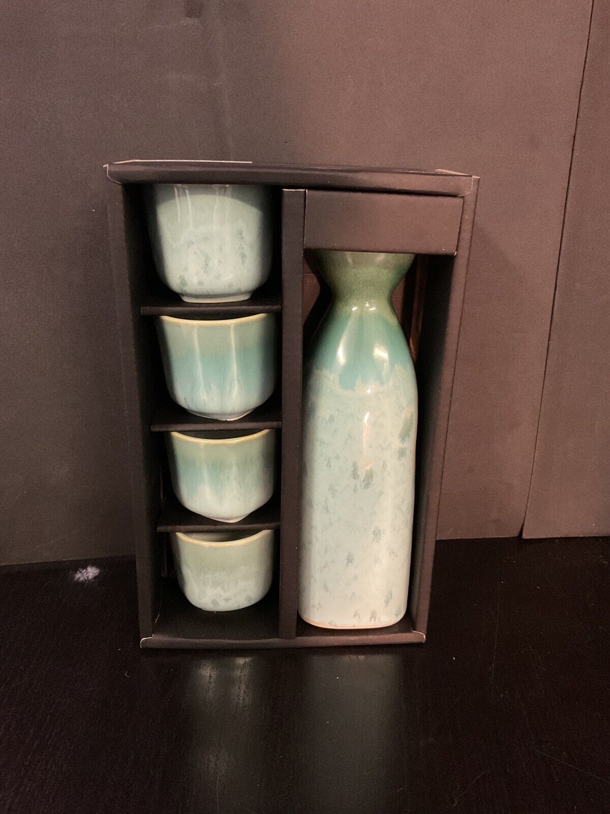 KOTOBUKI Sake Set Japanese Green Blue Porcelain Bottle & Cups